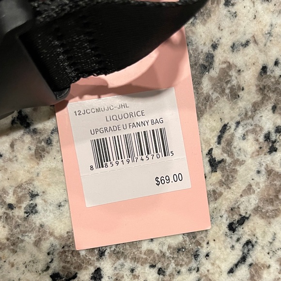 NWT Juicy Couture liquorice Upgrade U Black Waist Bag - Picture 2 of 5